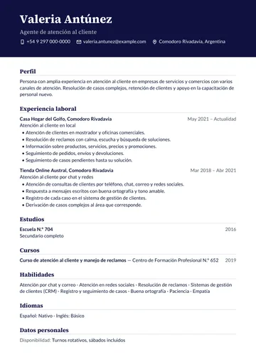 Ejemplo de CV de atención al cliente con experiencia en mostrador y chat, hecho con CV Amigo. Datos inventados.
