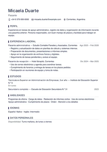 Ejemplo de CV de una estudiante de terciario con dos pasantías, hecho con CV Amigo. Datos inventados.