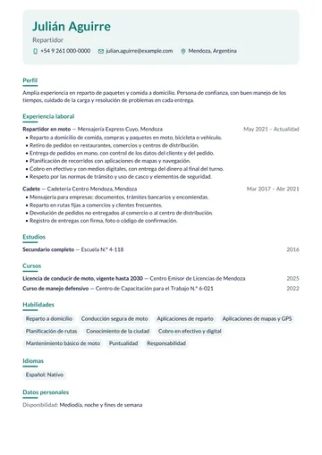 Ejemplo de CV de repartidor en moto con experiencia en mensajería, hecho con CV Amigo. Datos inventados.