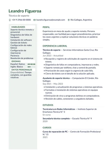 Ejemplo de CV de técnico de soporte con las habilidades en una columna aparte, hecho con CV Amigo. Datos inventados.