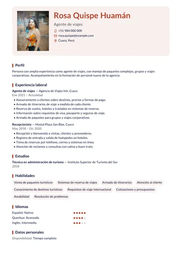 Ejemplo de currículum de agente de viajes en Perú con el diseño Retrato, hecho con CV Amigo. Datos inventados.