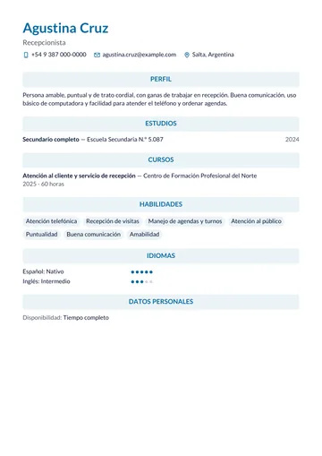 Ejemplo de currículum de recepcionista en Argentina con el diseño Nítido, hecho con CV Amigo. Datos inventados.